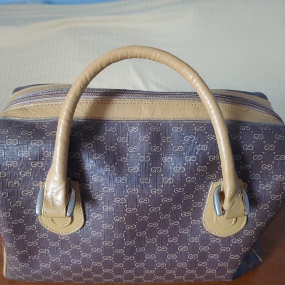 VINTAGE GUCCI BAG. GG LOGO. NEW LINING. EUC. - Picture 3 of 11